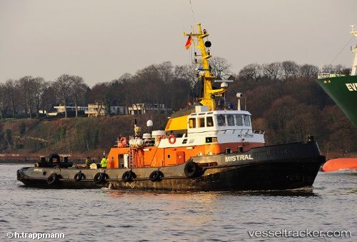 vessel Mistral IMO: 6923888, Tug
