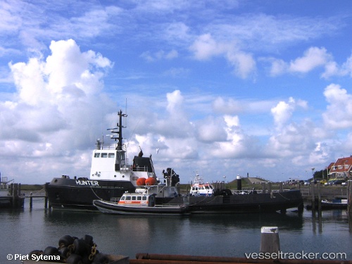 vessel Hunter IMO: 7224899, Tug
