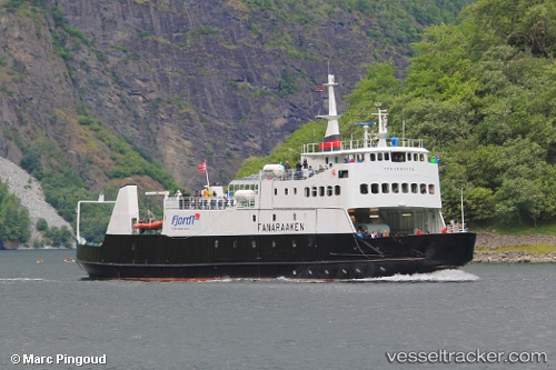 vessel 'BEQUIA EXPRESS 5' IMO: 7319371, 