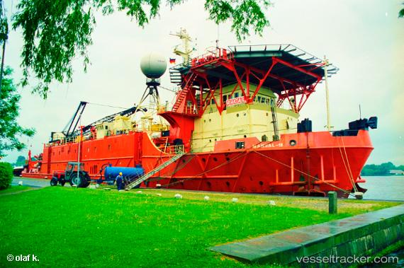 vessel Endeavour IMO: 7393810, Offshore Support Vessel
