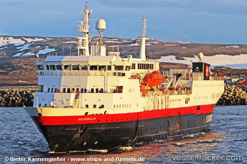 vessel Vesteraalen IMO: 8019368, Passenger General Cargo Ship
