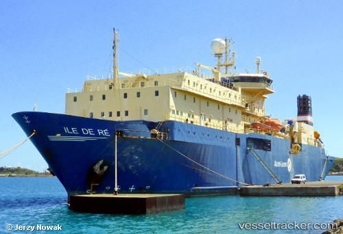 vessel Ile De Re IMO: 8200278, Cable Layer
