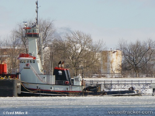 vessel Genesis Freedom IMO: 8207599, Tug
