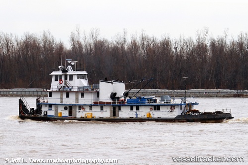 vessel Sarah B IMO: 8333427, Tug
