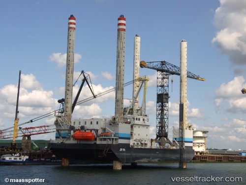 vessel Jb 114 IMO: 8770728, [service_ship.crane_barge]
