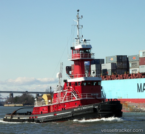 vessel Ralph E Bouchard IMO: 8809983, Pusher Tug
