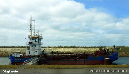 vessel Toenne IMO: 8813013, Hopper Dredger
