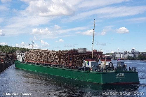 vessel St 1352 IMO: 8956542, General Cargo Ship
