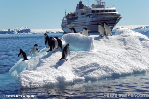 vessel Rcgs Resolute IMO: 9000168, Cruise Ship
