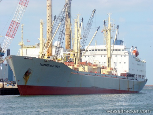 vessel Zolotoy Rog IMO: 9016973, Refrigerated Cargo Ship
