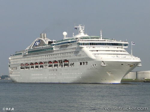 vessel CHARMING IMO: 9150913, Passenger (Cruise) Ship