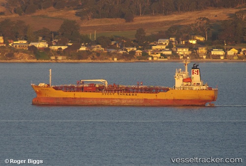 vessel HARI AKASH IMO: 9156553, Oil Products Tanker
