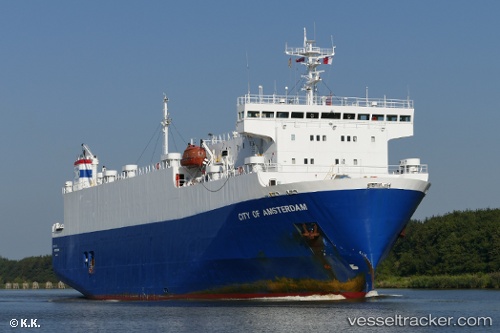 vessel '525500999' IMO: 9174751, 