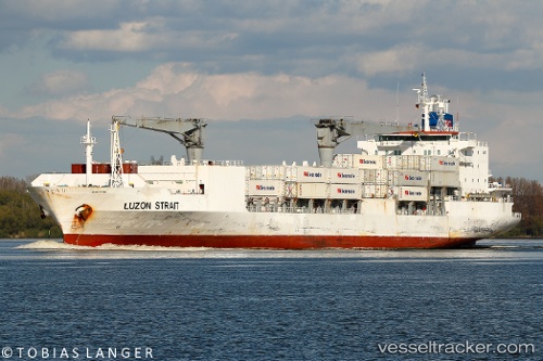 vessel 'LUZON STRAIT' IMO: 9204960, 