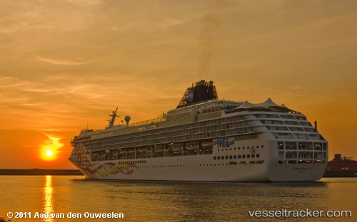 vessel Norwegian Sun IMO: 9218131, Cruise Ship
