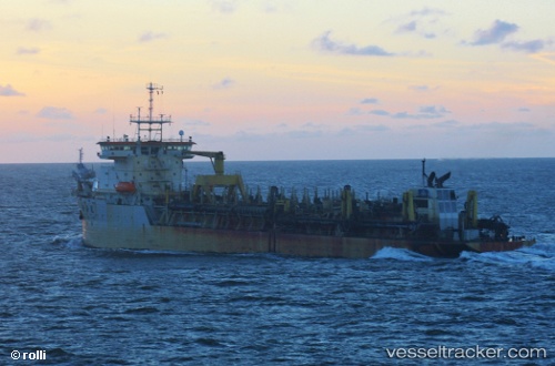 vessel XIN HAI LONG IMO: 9247845, Hopper Dredger