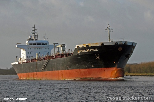 vessel ELLES PRIDE IMO: 9251664, Oil Products Tanker