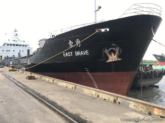 vessel East Brave IMO: 9258210, Container Ship
