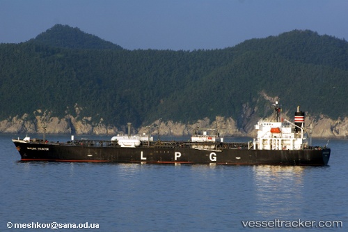 vessel Berlian Ekuator IMO: 9265548, Lpg Tanker
