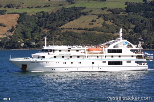 vessel Coral Discoverer IMO: 9292747, Cruise Ship
