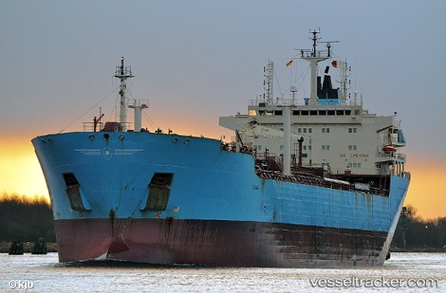 vessel Blue Commander IMO: 9298818, Oil Products Tanker
