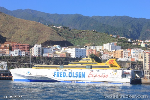 vessel Benchijigua Express IMO: 9299056, Passenger Ro Ro Cargo Ship

