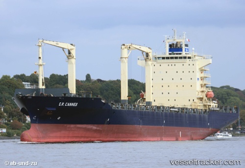 vessel Hsl Nike IMO: 9301457, Container Ship
