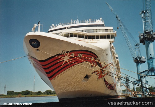 vessel Norwegian Jewel IMO: 9304045, Cruise Ship
