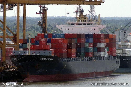 vessel Zhonggu Shandong IMO: 9333060, Container Ship
