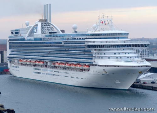 vessel Emerald Princess IMO: 9333151, Cruise Ship

