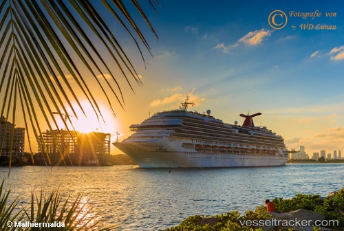 vessel Carnival Splendor IMO: 9333163, Cruise Ship
