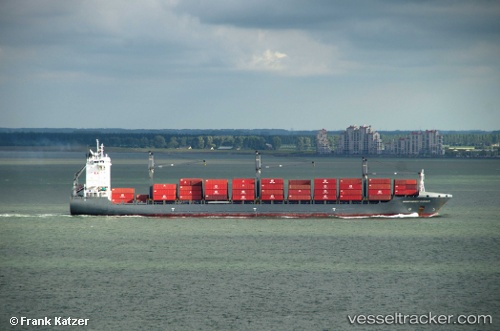 vessel Independent Pursuit IMO: 9336189, Container Ship
