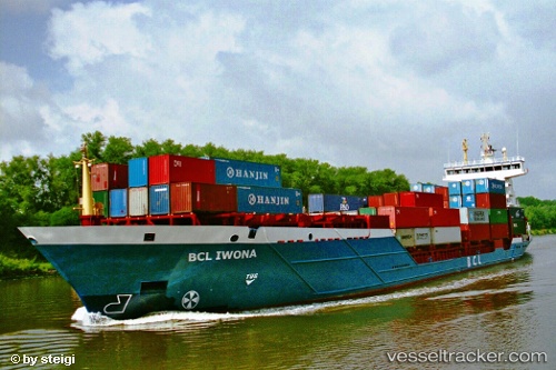 vessel LOUISE BORCHARD IMO: 9336294, Container Ship