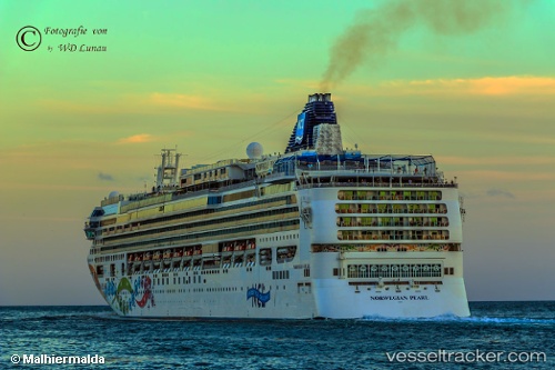 vessel Norwegian Pearl IMO: 9342281, Cruise Ship
