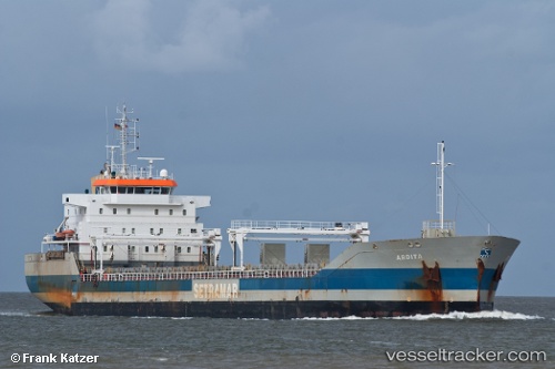 vessel Mckeil Spirit IMO: 9347023, Cement Carrier
