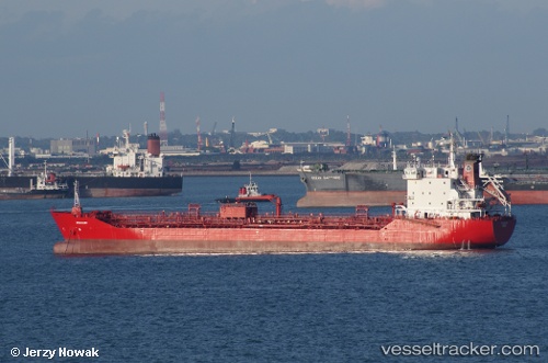 vessel Intan Glory IMO: 9358814, Oil Products Tanker
