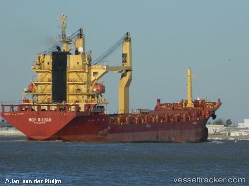 vessel MERATUS PAYAKUMBUH IMO: 9371907, General Cargo Ship