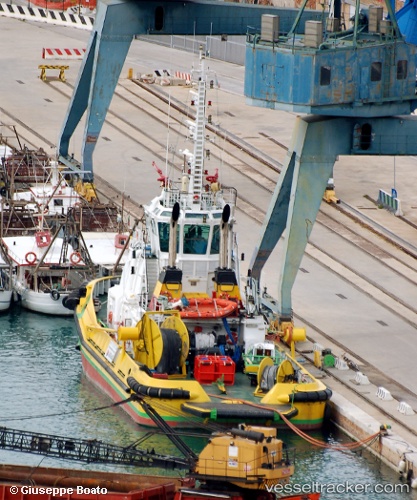 vessel Esino IMO: 9372781, [tug.fire_fighting_tug]
