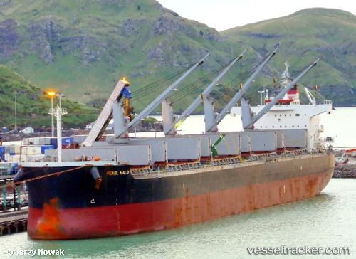 vessel '405000266' IMO: 9425772, 