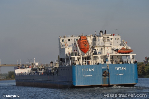 vessel Titan IMO: 9517070, Oil Products Tanker
