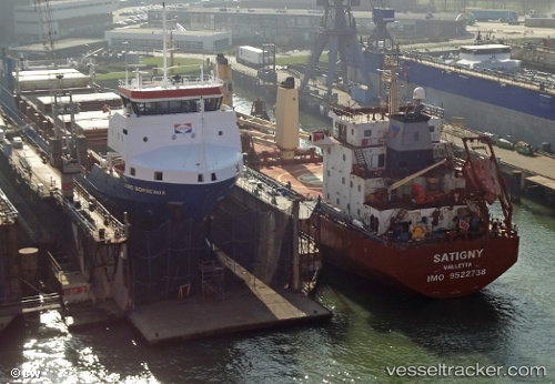vessel Navin Hawk IMO: 9522738, Bulk Carrier
