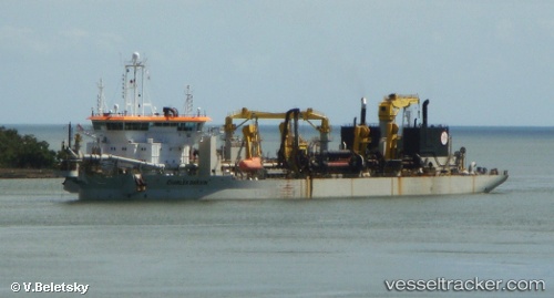 vessel Charles Darwin IMO: 9528079, Hopper Dredger
