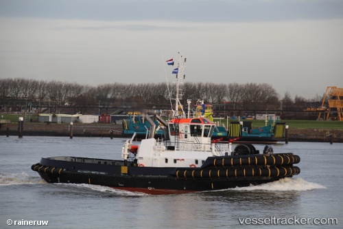 vessel Luisa Neri IMO: 9695597, [tug.fire_fighting_tug]
