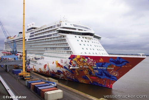 vessel Genting Dream IMO: 9733105, Cruise Ship
