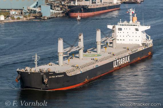 vessel Ultra Integrity IMO: 9748083, Bulk Carrier
